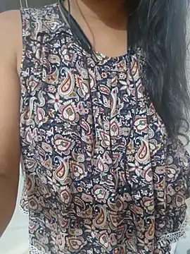 Queen_Taniyaa77 webcam