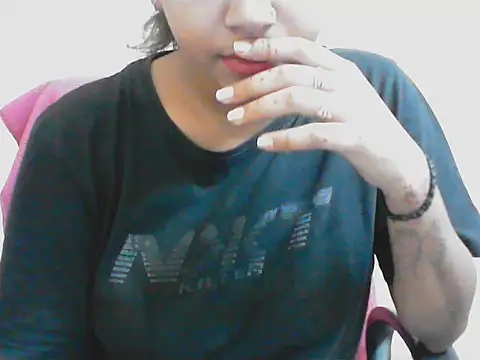 LovingPihu webcam