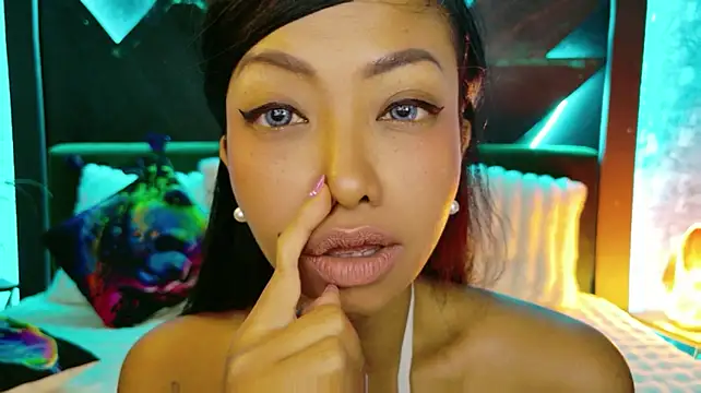 ElyaQuinn webcam