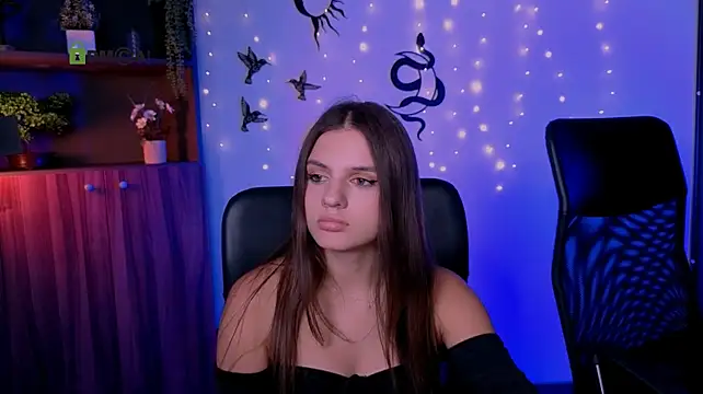 lisa_dark_ webcam