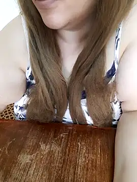 Madam_bezzzoul webcam