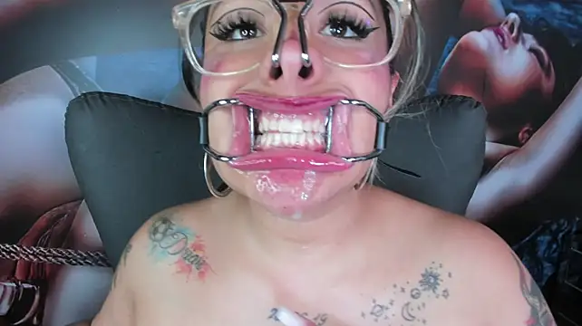 miss_danika webcam