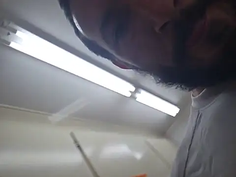 UncutHammer69 webcam