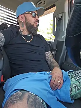 beardedtattood (Ask my age) - 😍make daddy feel good 😍