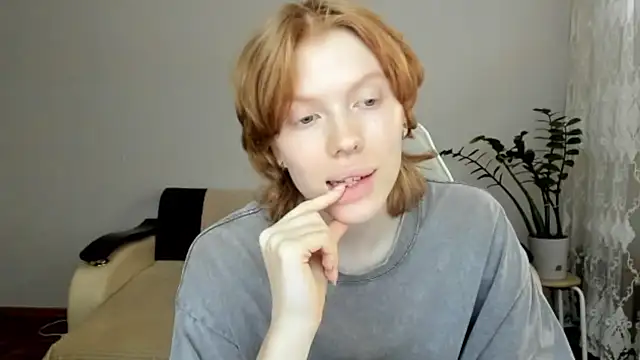 StellaDavis webcam