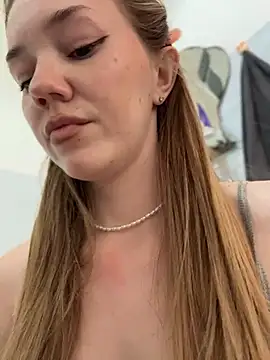 MilaMoone webcam