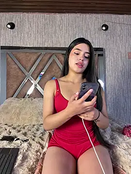 LunaMoore_Pink webcam
