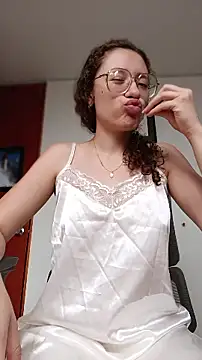 DanaaCollins webcam