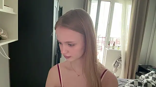 HelenaSuto webcam