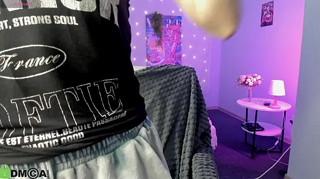 Eleanor_Lily webcam