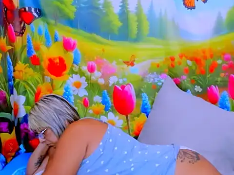 indianroxy webcam