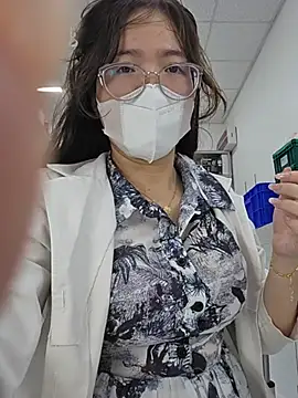 HinaLovely webcam