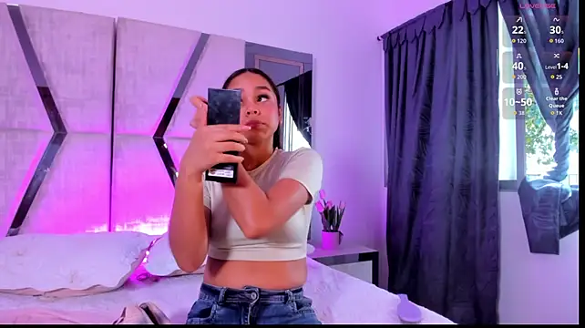 CarolineFyre webcam