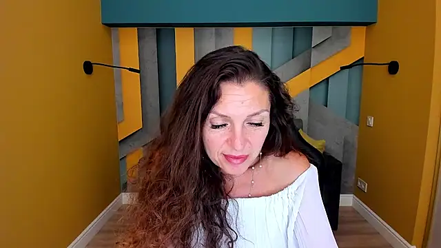 EllaLong webcam