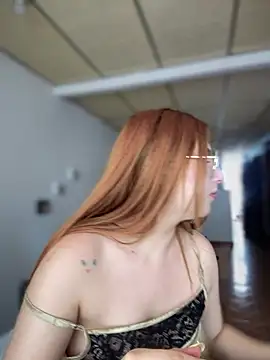 CoraVibes live cam on StripChat