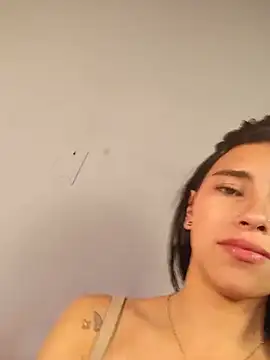 Kitty_Milan live cam on StripChat
