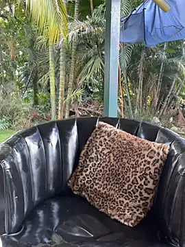 AliceMrtnz 🐌 online sex cam