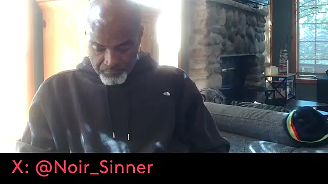 sinnernoir live cam on StripChat