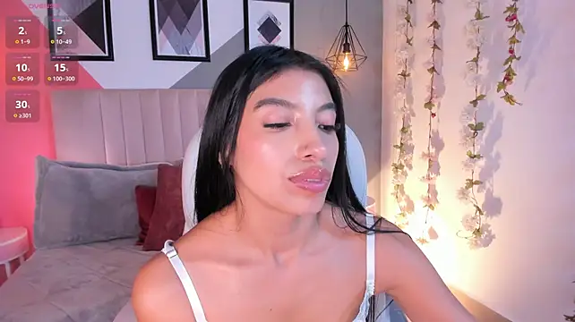 Tiffany_Low webcam