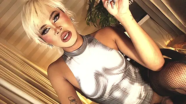 Winnie_Harllow webcam