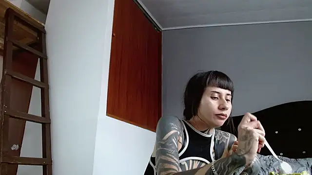 Emilia_1995 webcam