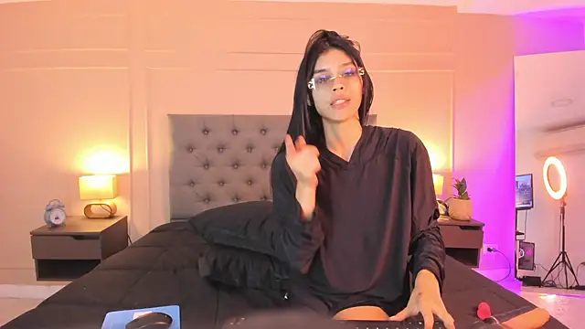 ALICESANDOVAL webcam