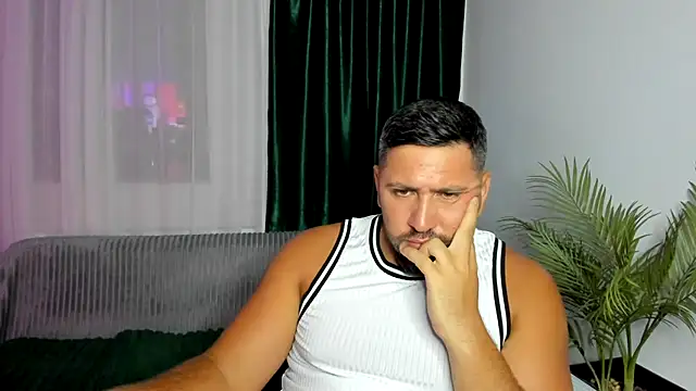 Gold_Alpha_Boy webcam