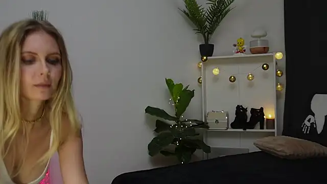 BonnieBluX webcam
