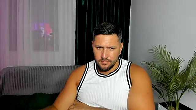 Gold_Alpha_Boy webcam