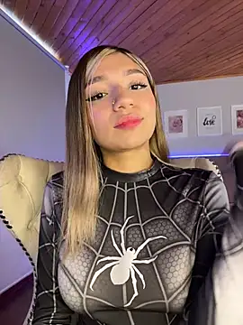 Issa_pink18 webcam