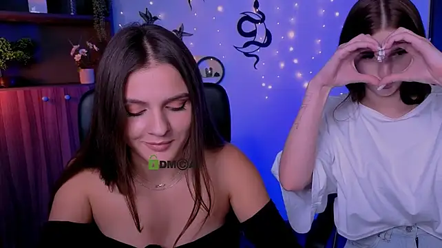 lisa_dark_ webcam