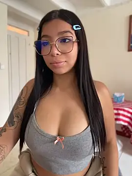 maaddyXXX webcam