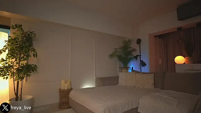 freyacherie webcam