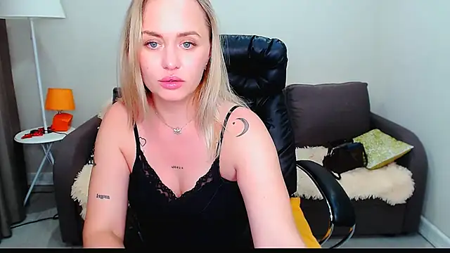 LiluMoon__ webcam