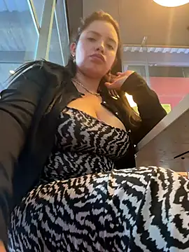 Miss_Bella_Flame webcam
