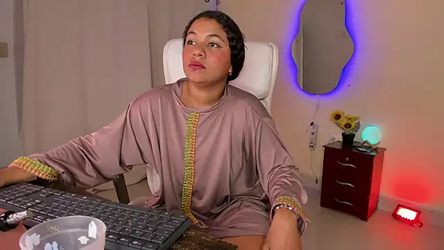 ShairaMassu webcam