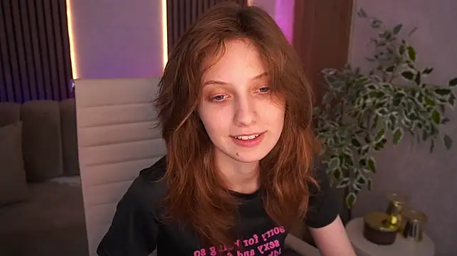 CuteeFoxy 👺 live online chat