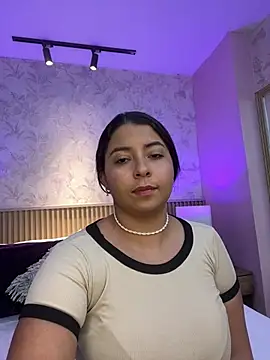 Darcy_glow_ webcam