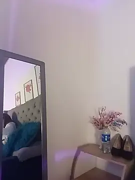 _Luna_Blooms webcam