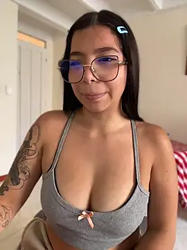 maaddyXXX webcam