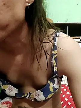 QueenSoreal webcam
