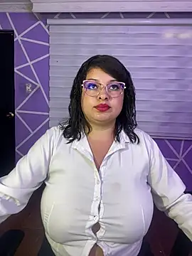 MiiaaJoness webcam
