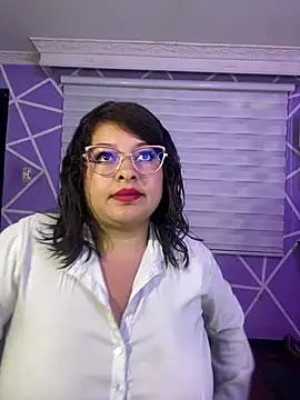 MiiaaJoness webcam