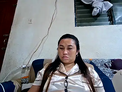 Laiskie_33 live cam on StripChat