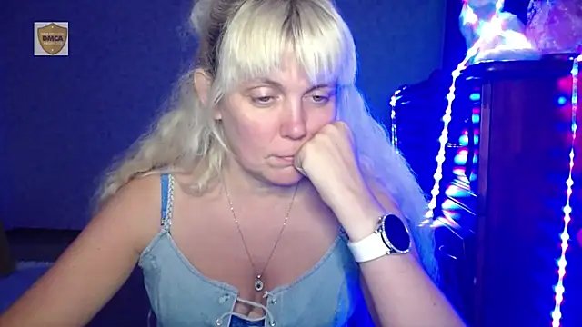 SunnySylvia live cam on StripChat