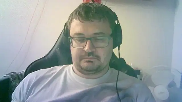 SirAbuser webcam
