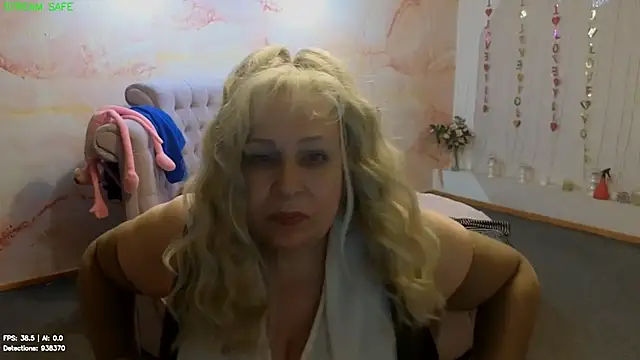Penelope_Pinky webcam