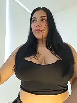 isabelateran live cam on StripChat