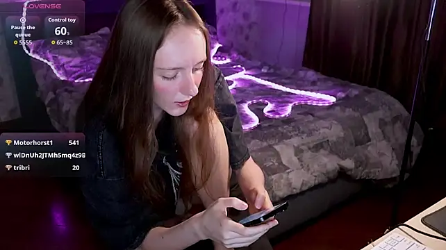 Why_me_stella live cam on StripChat