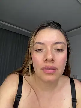 valery_mora live cam on StripChat
